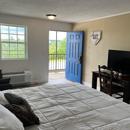 Ballparks Inn ブランソン エクステリア 写真